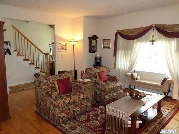 4th image of 3946 William St
