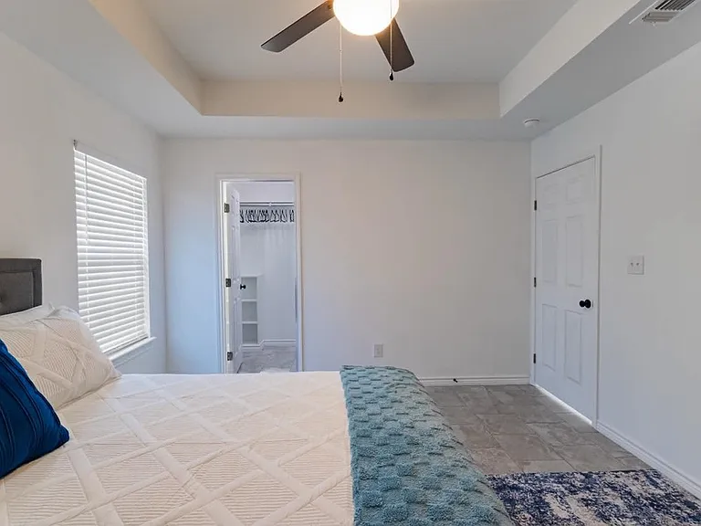 1454 E Garrison St — Photo 13