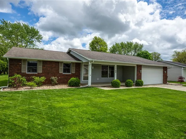 1108 Collins Dr, Effingham, IL 62401