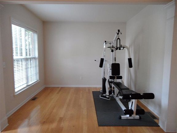 5th image of 658 Prada Ct