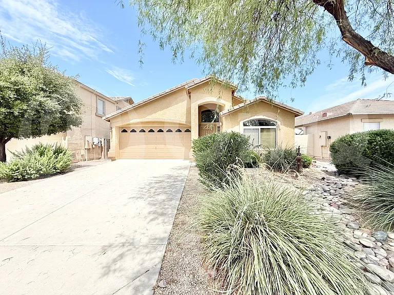 1238 W Corriente Dr — Photo 2