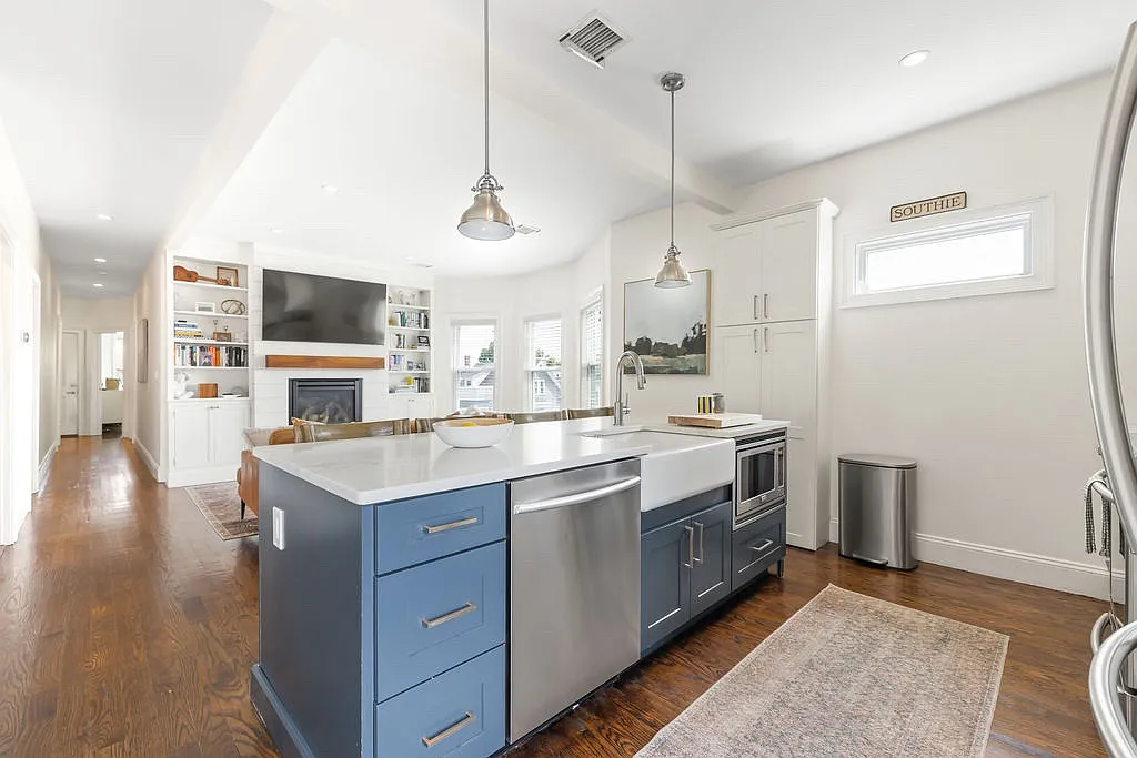 3 bed, 1204 sqft, $6,000 — Photo 3