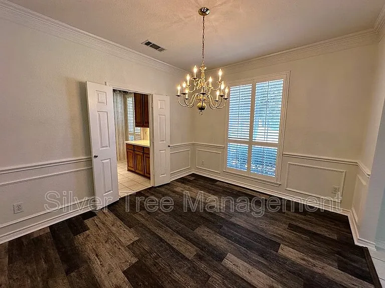 3200 Blenheim Ct — Photo 14