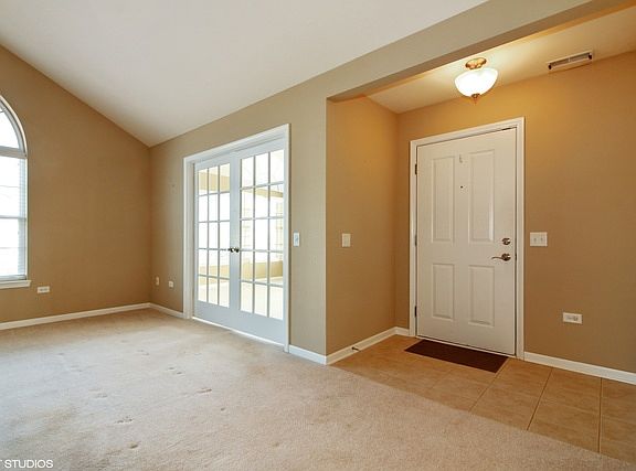 2nd image of 629 Schumann St #629