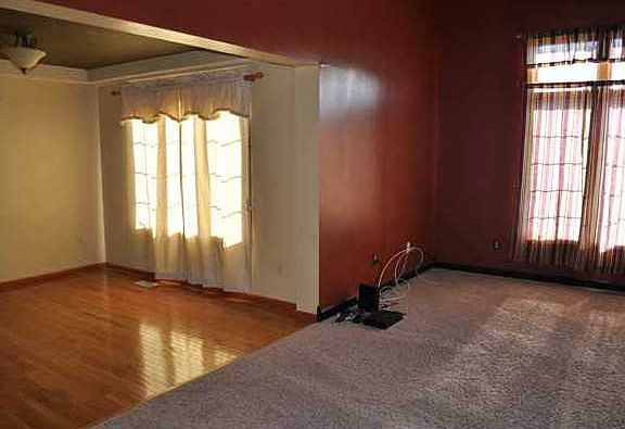 3rd image of 3283 Berkdale Dr