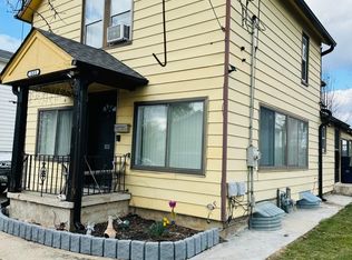 325 N Jackson St, Elgin, IL
