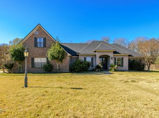 311 Saint Annes Ct, Bossier City, LA 71111