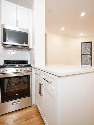 Rented by City Connections Realty | media 18