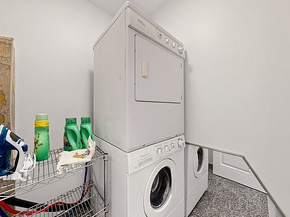4th image of 425A Sackville St #2