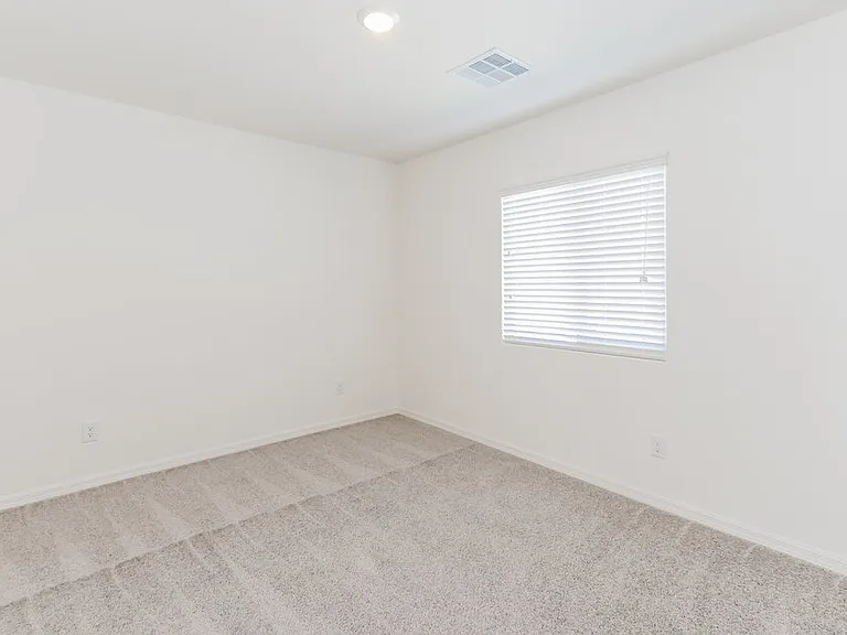 1704 Desert Path Ave — Photo 14