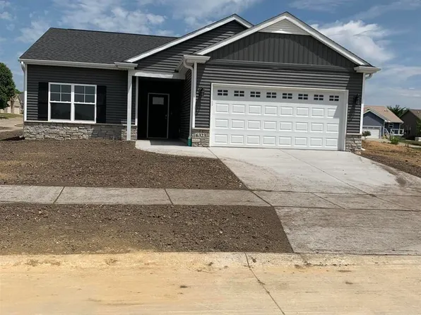 2644 Pheasant Creek Cir, Davenport, IA 52807