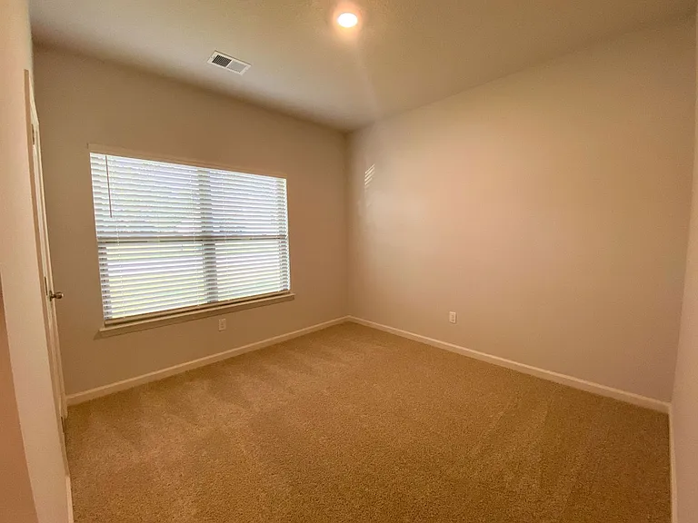 85 Meadowland Ln — Photo 15