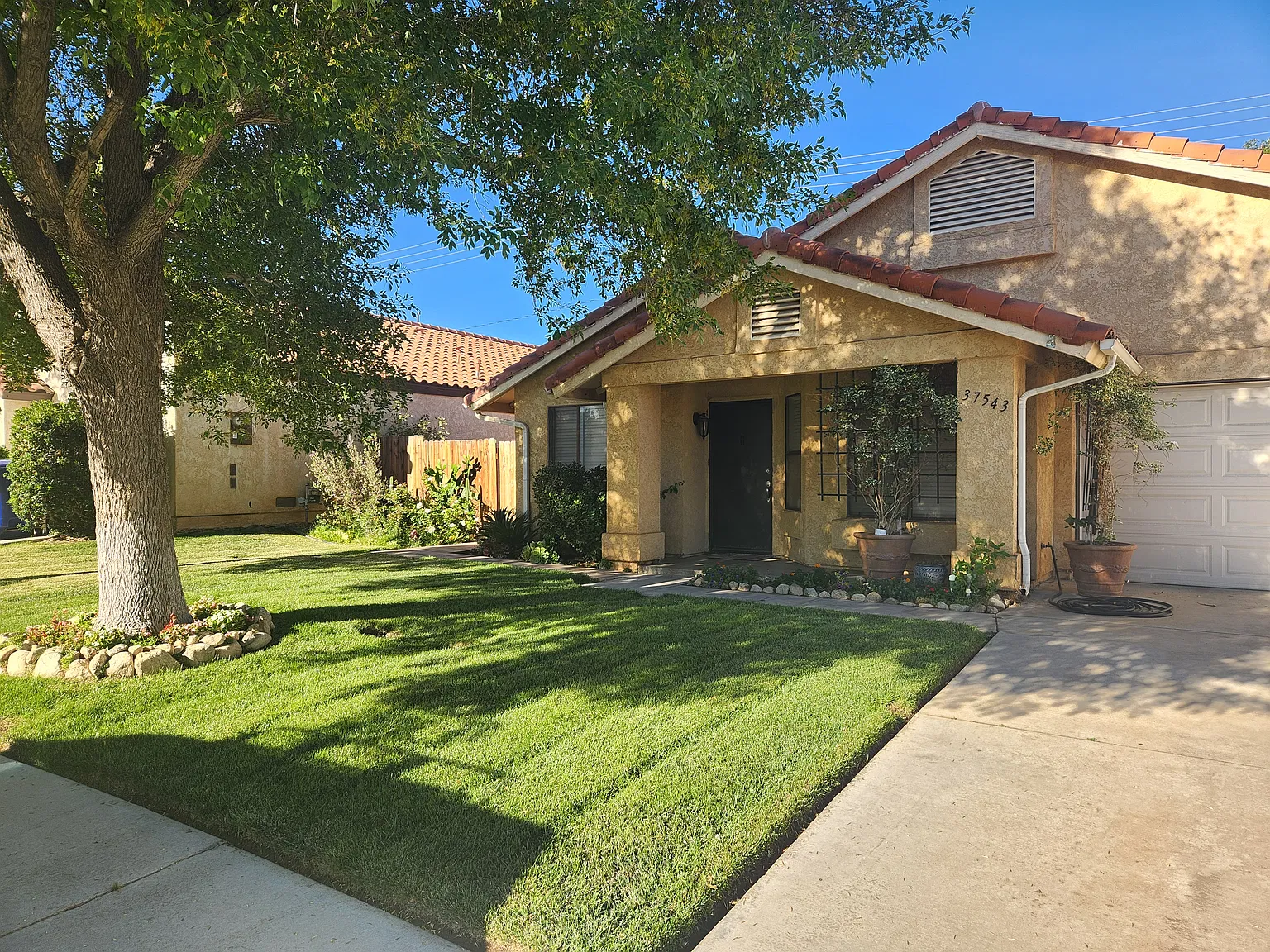 4 bed, 1344 sqft, $2,900 — Photo 2