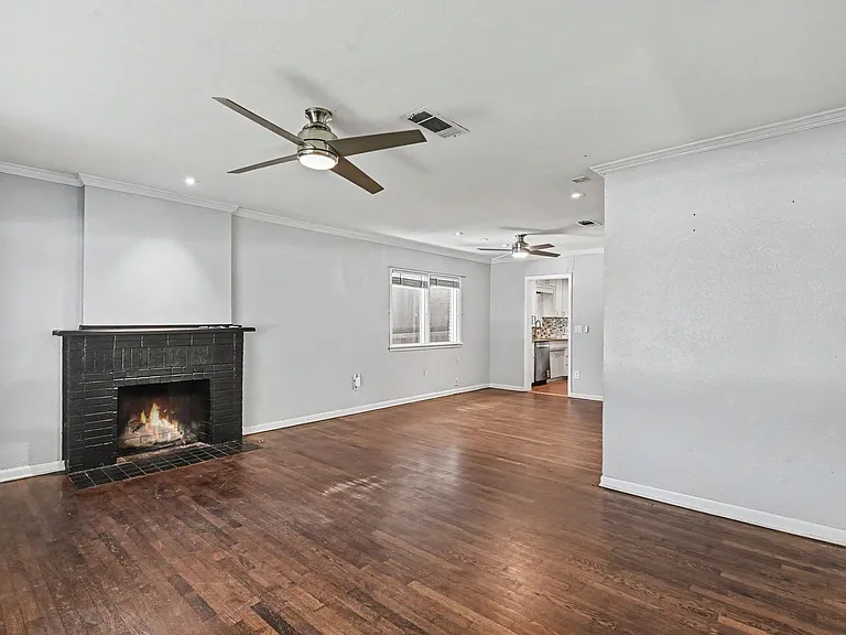 4012 W 6th St — Photo 7