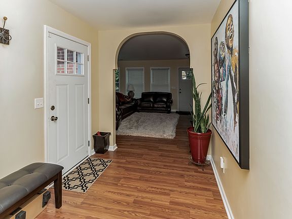 4th image of 628 Malta Dr
