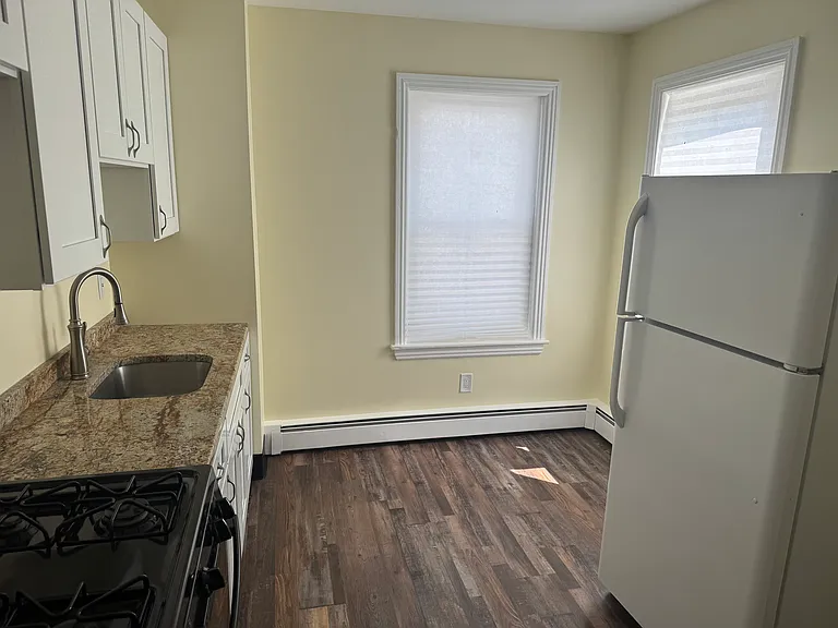 986B Lamberton St #B — Photo 2