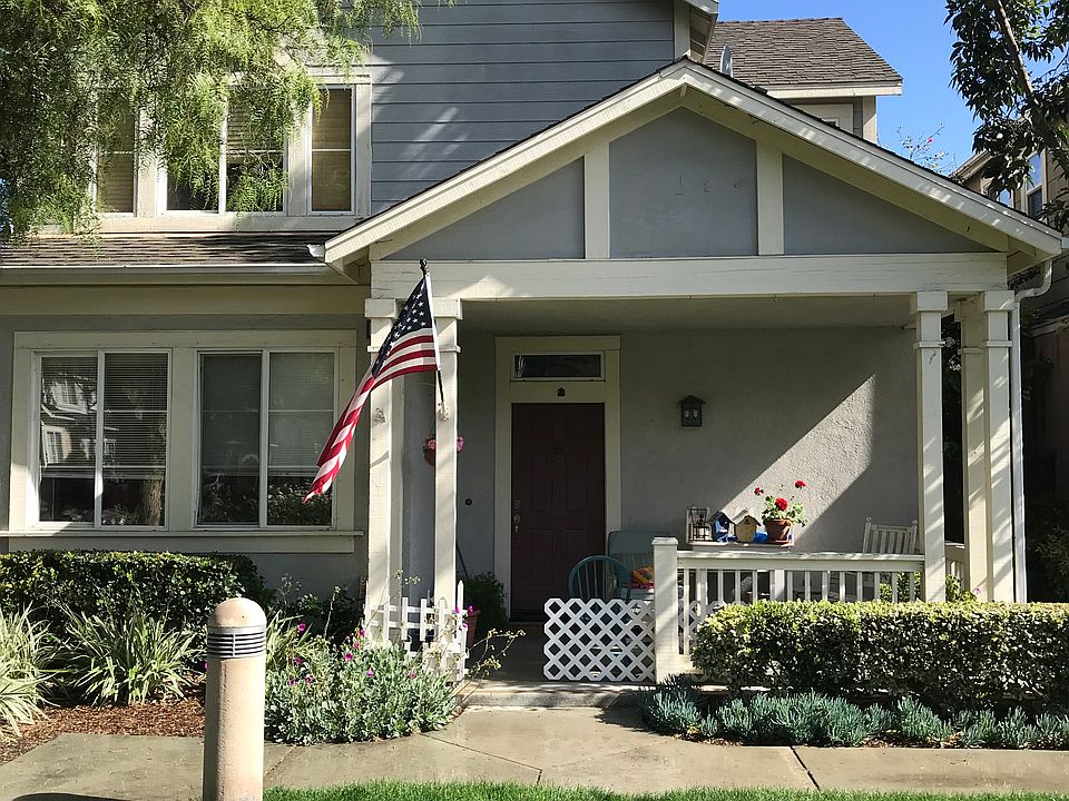 2nd image of 68 Nantucket Ln