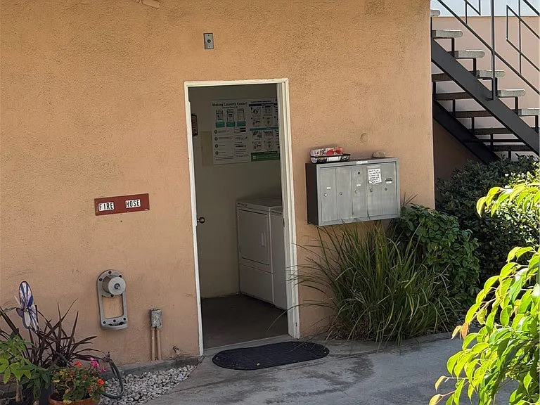 224 Lomita St — Photo 5