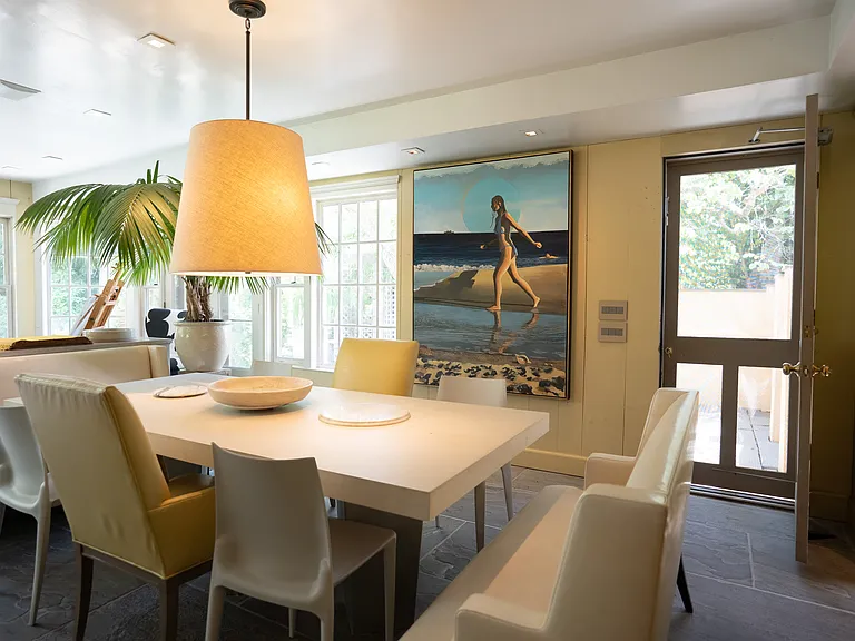 4 Cozzens Ln — Photo 4