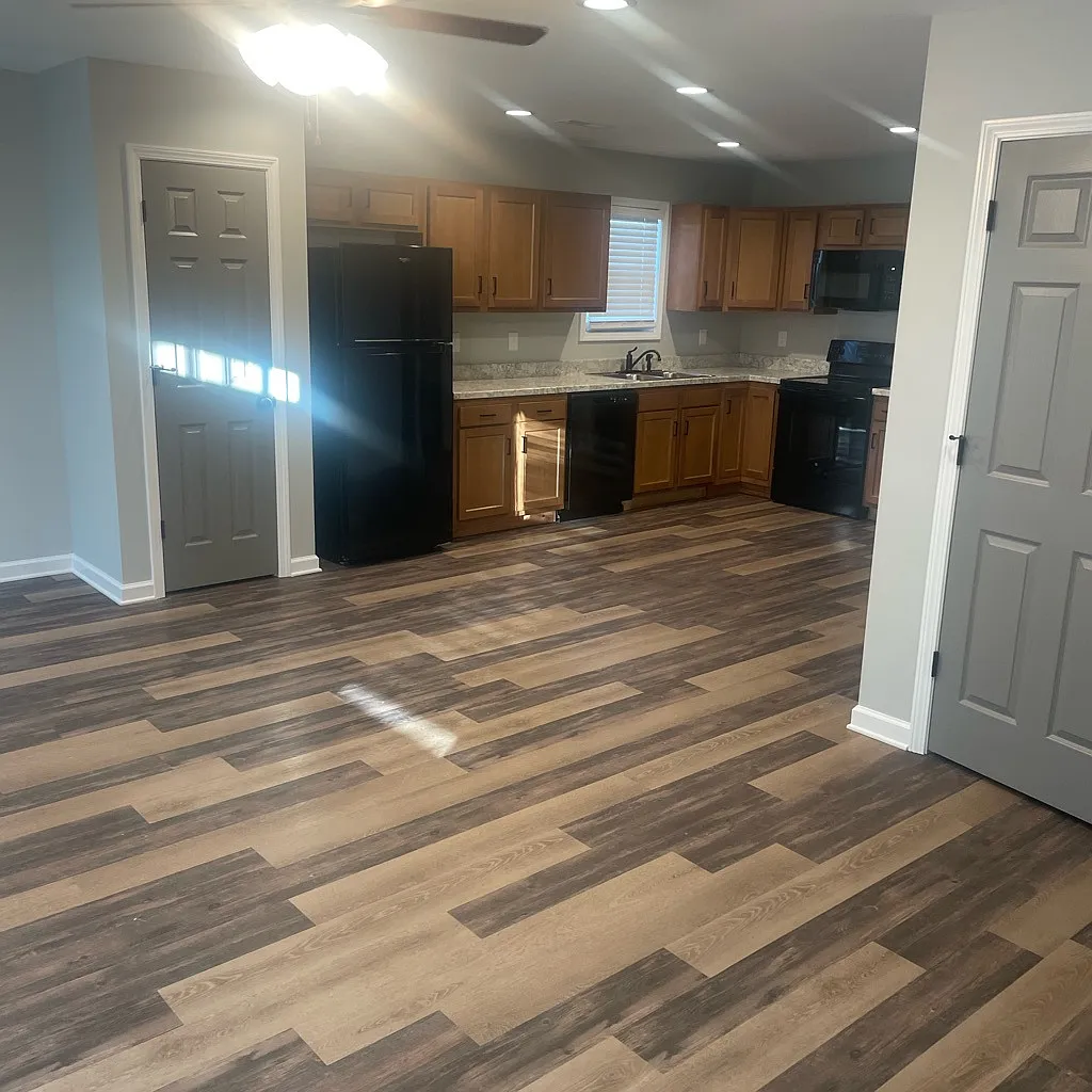 Cozy 2-Bedroom Apartment in Hopkinsville, KYUnit A — Photo 3
