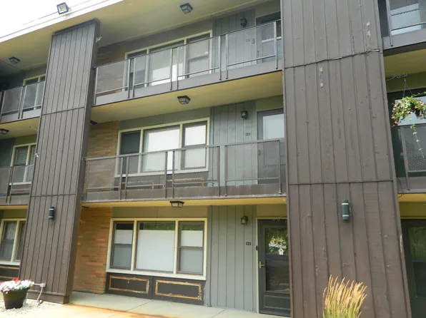 9614 W Higgins Rd APT 3C, Rosemont, IL 60018