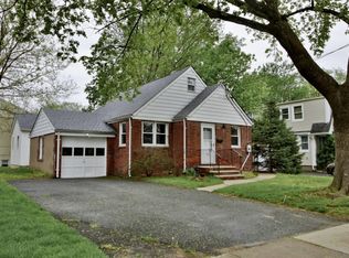 13-45 Sunnyside Dr, Fair Lawn, NJ 07410