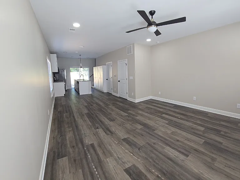 402 Giles St #B — Photo 33