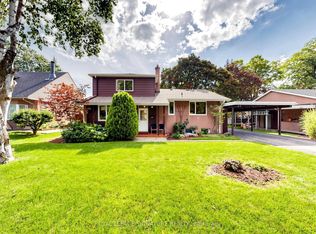 8 Ternhill Cres, Toronto, ON M3C 2E5