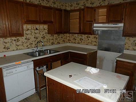2nd image of 1102 Stanwyck Ave