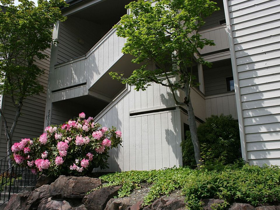Entrance- 2nd floor unit
