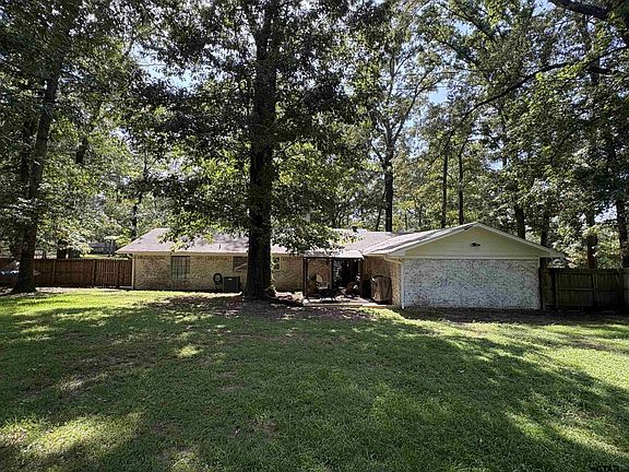 4th image of 109 Dogwood St