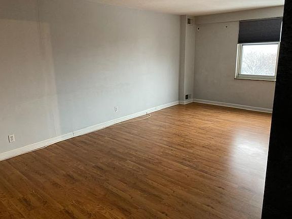 3rd image of 11850 Edgewater Dr APT 813