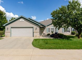 3711 Wine Way, Bloomington, IL 61704