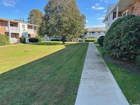 77-1E Adams Road #1E, Central Islip, NY 11722