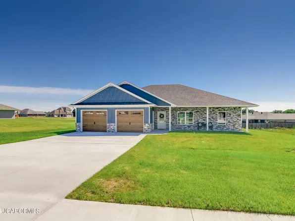 2410 Payne Farm Rd, Holts Summit, MO 65043