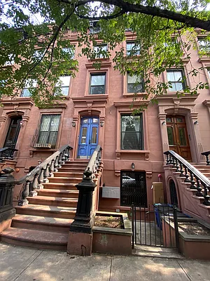 Rented by Compass | media 7