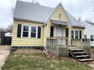 916 W Mullan Ave, Waterloo, IA 50701