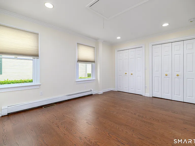 18 Elm Tree Pl #1 — Photo 19