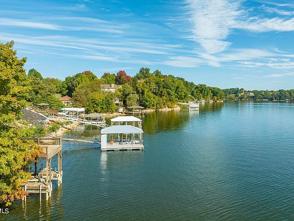 2nd image of 143 Lake Harbor Dr