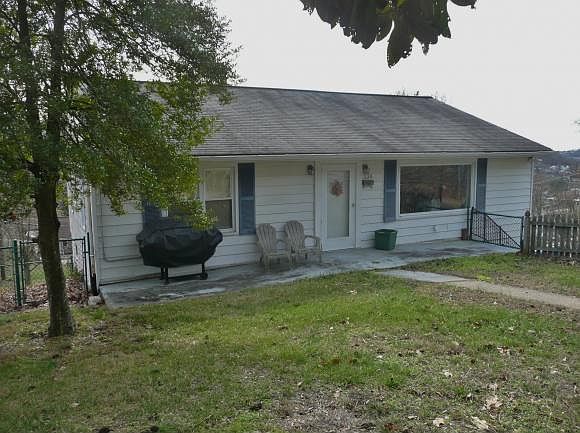 1st image of 336 Mullins St