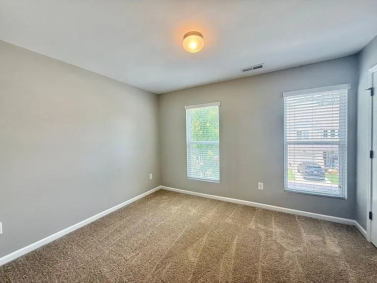 8206 Yaxley Hall Dr — Photo 17