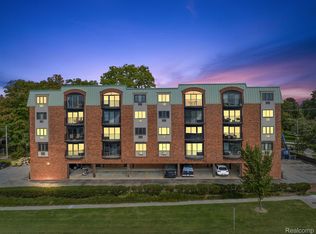 35300 Woodward Ave APT 202, Birmingham, MI