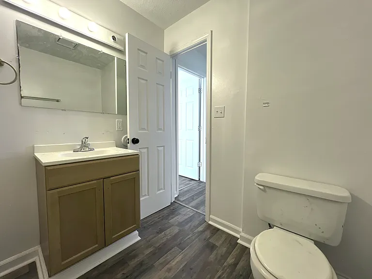 411 Krewson St — Photo 11