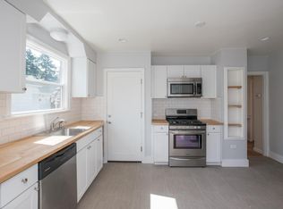 2628 NE Ainsworth St UNIT A, Portland, OR 97211