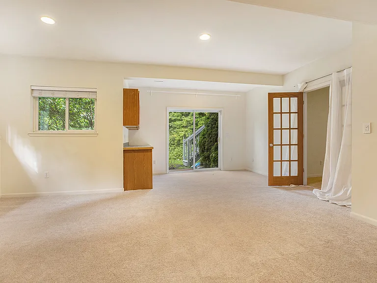 339 Hunters Trl — Photo 14
