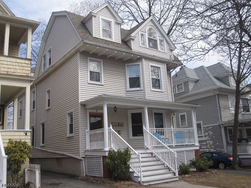 1st image of 41 Montague Pl, C0003