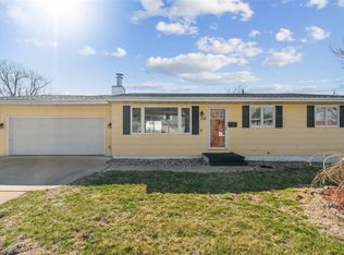 158 32nd St NW, Cedar Rapids, IA 52405