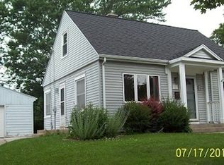 131 S Summit Dr, Port Washington, WI 53074