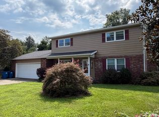 1203 Jonathan Dr, Olney, IL 62450
