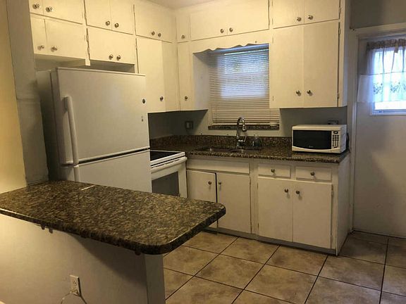 5th image of 630 N Federal Hwy APT 3